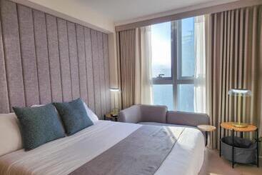 Luxestaysmnl Stylish Family 2br Suite Poolgym 400mbps Wifi Netflx Amazing City View