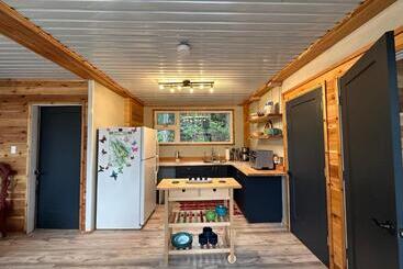 پانسیون Thetis Island Get Away Cottage