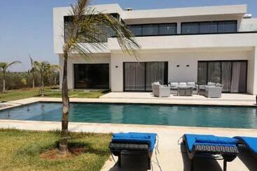 پانسیون Villa Et Piscine, Avec Suites Indépendantes, Proche De Casablanca