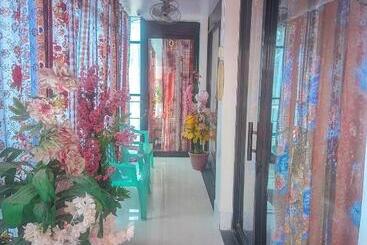 هاستل Jfc Commercial Building