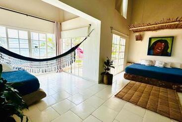 تختخواب و صبحانه Coco House By Be Happy