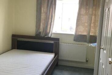 تختخواب و صبحانه Leighton Easy Stay