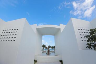هتل Isea Resort