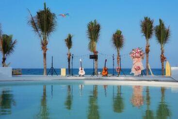 هتل Isea Resort