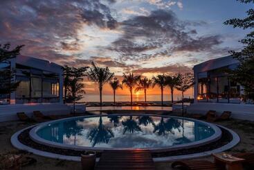 هتل Isea Resort