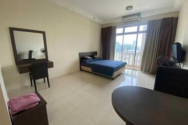 هتل Oyo 91006 Ktc Studio Apartment By My Gunung