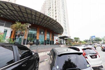 هتل Oyo 91006 Ktc Studio Apartment By My Gunung