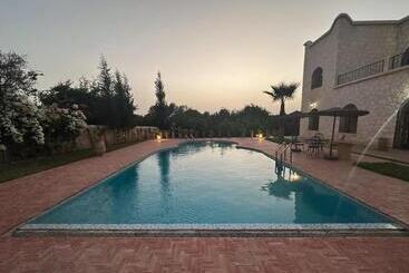 هتل Villa Apollonia Blissful Garden Paradise With Pool Nestled In Nature