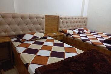 酒店 Yuvan Palace