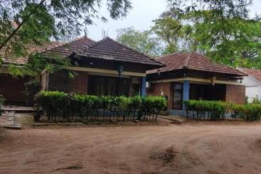 هتل Zoz Alappuzha