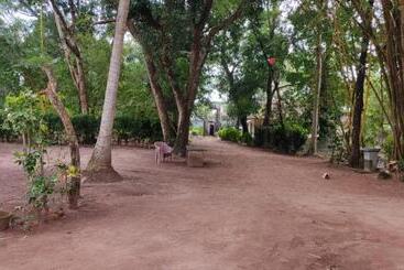 هتل Zoz Alappuzha
