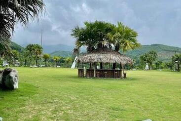 Ivory Villas & Resort Hòa Bình