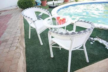 پانسیون Apelles Palace Guest House