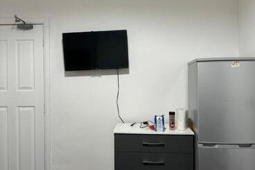 پانسیون Nice Ensuite Near Cricket Ground