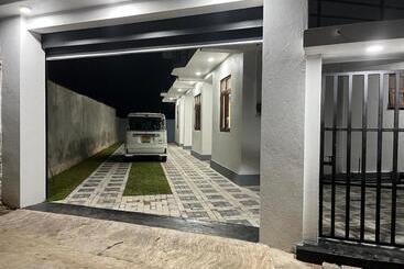 펜션 Samarathunga Guest House