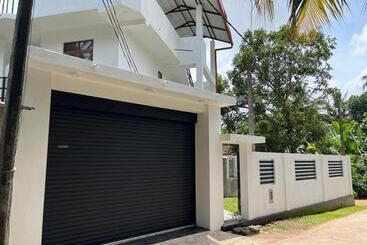 펜션 Samarathunga Guest House