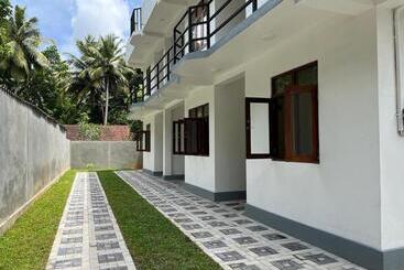 펜션 Samarathunga Guest House