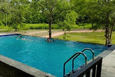 Tantor Resort Habarana