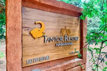 Tantor Resort Habarana