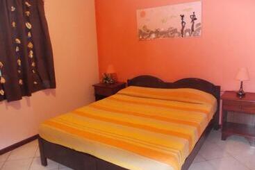 تختخواب و صبحانه Casa Comba