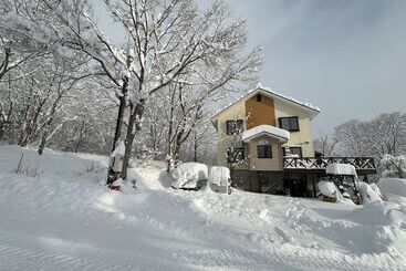 تختخواب و صبحانه Daiju Myoko