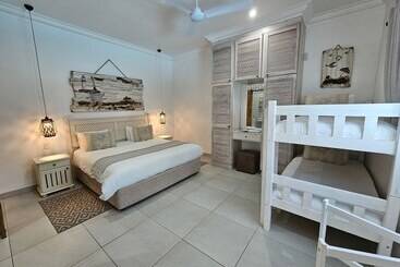تختخواب و صبحانه Leopard Tree Lodge