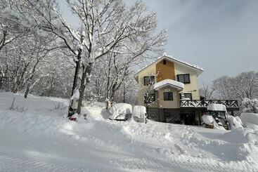 تختخواب و صبحانه Daiju Myoko