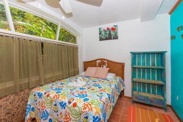 تختخواب و صبحانه Seaside Inn Roatan