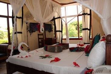 هتل Zawadi Beach Villas