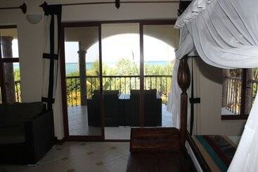هتل Zawadi Beach Villas
