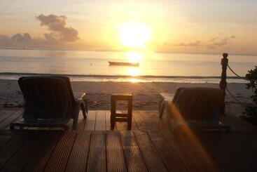 هتل Zawadi Beach Villas