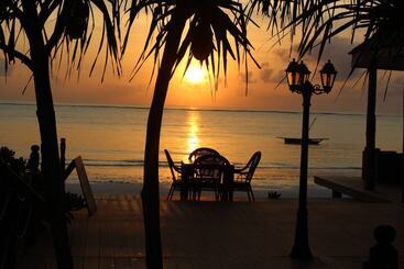 هتل Zawadi Beach Villas