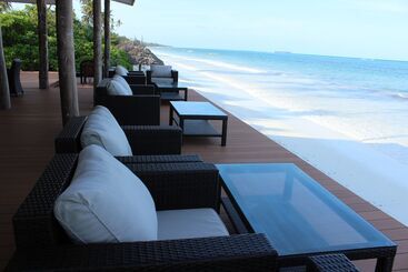 هتل Zawadi Beach Villas