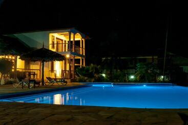هتل Zawadi Beach Villas