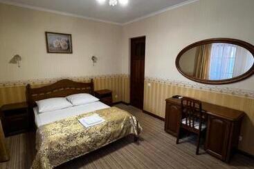هتل Zolotoy Fazan