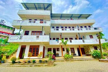 استراحتگاه Sri Lak Residence