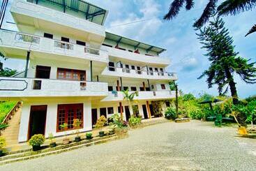 استراحتگاه Sri Lak Residence