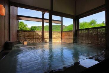 日式旅馆 蔵王温泉 岩清水料理の宿 季の里