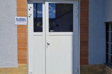 הוסטל Global Hostal