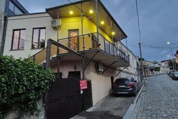 تختخواب و صبحانه Apartment Cozy House 1