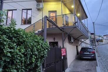 تختخواب و صبحانه Apartment Cozy House 1