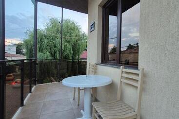 تختخواب و صبحانه Apartment Cozy House 1