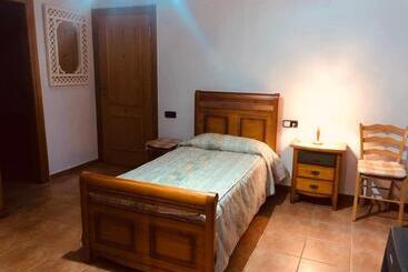 تختخواب و صبحانه Chalet Solmar