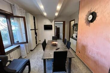 تختخواب و صبحانه Domus Teresae