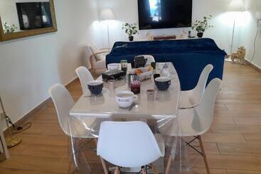 تختخواب و صبحانه La Maison Du Bonheur