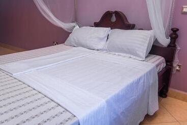 تختخواب و صبحانه Lifetyme Homes