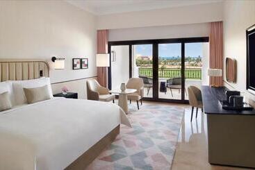 هتل Address Marassi Golf Resort, El Alamein
