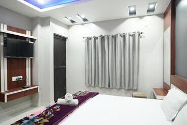 هتل Diya Lodge !! Near Toy Train Park !! New Digha !!