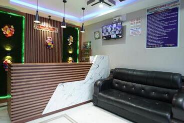 هتل Diya Lodge !! Near Toy Train Park !! New Digha !!