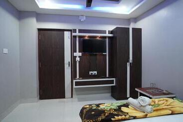 هتل Diya Lodge !! Near Toy Train Park !! New Digha !!